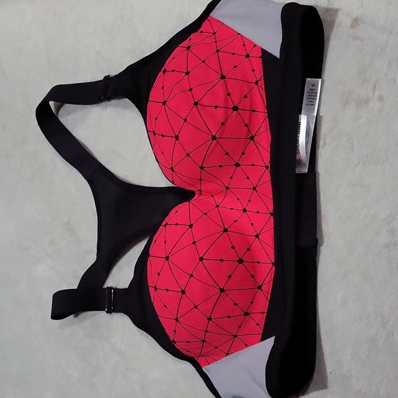 Victoria's Secret VSX Sports Bra - Picture 3 of 8